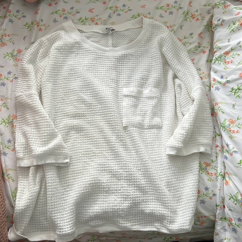 white knitted shirt